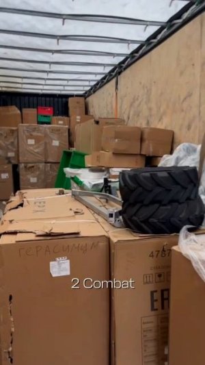 Такие места в Питере называют объекты культурного наследия 😁 Димон жестко грузится техникой.