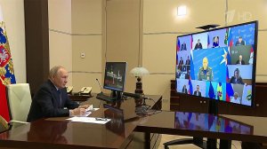 Владимир Путин провел совещание на тему ликвидации последствий паводков в Дагестане.