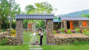 Отделываю декоративным камнем столбы ворот. Серия 53. Хуан Ли