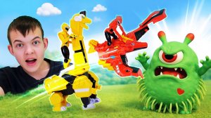 Минифорс динозавр-трансформер Птера с Сэмми спас животных в лесу! Игрушки для детей