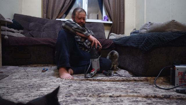 Подкрепился фирменными мариноваными огурцами от мамы Набраля сил и за работу