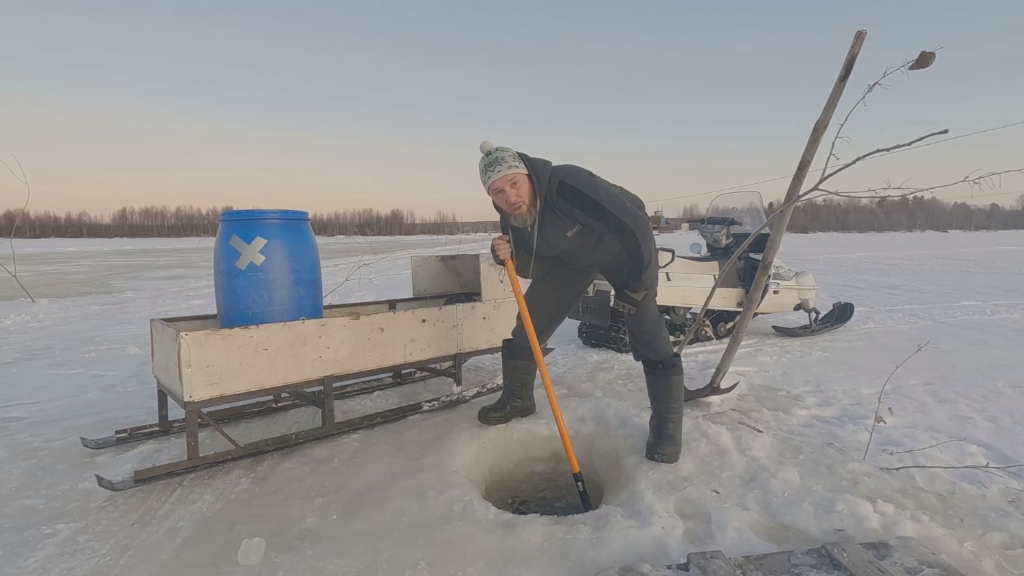 Этот русский способ выживания зимой в глухой деревне. Поразит ваше воображение!