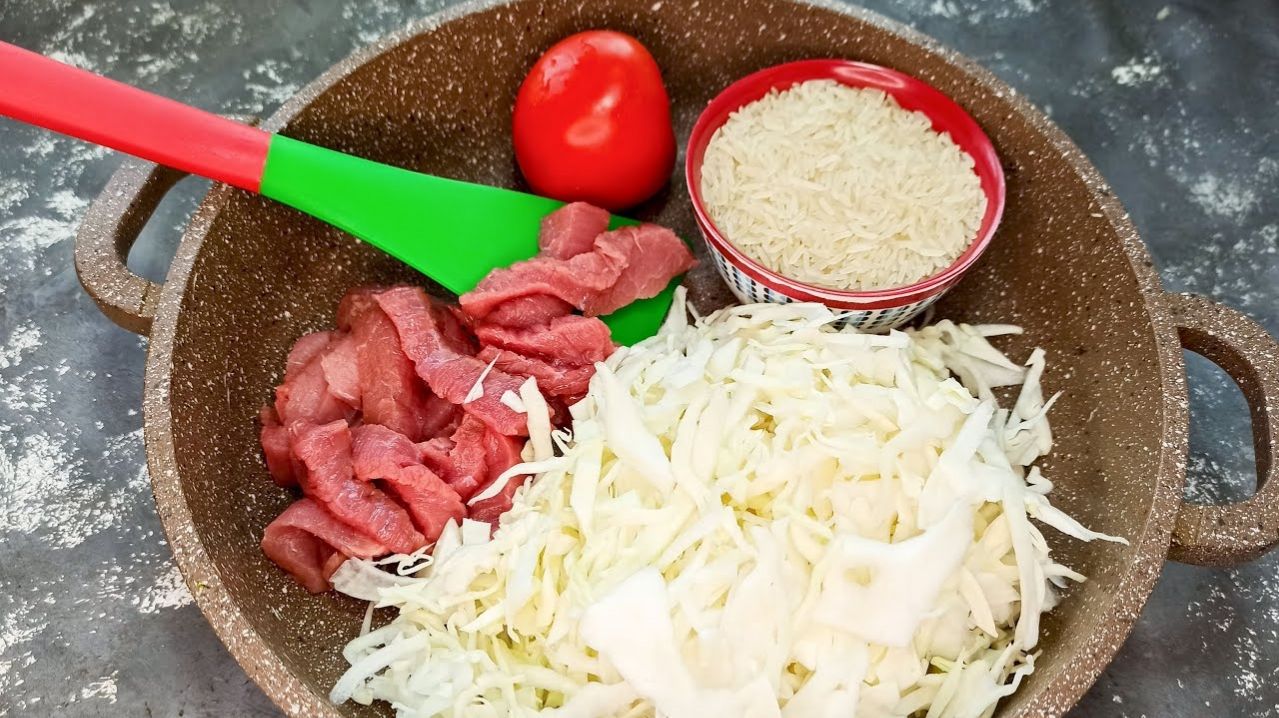 Нарезаю Капусту, Мясо и смешиваю с Рисом прямо на сковороде! Вкусный УЖИН из простых продуктов! смотреть онлайн
