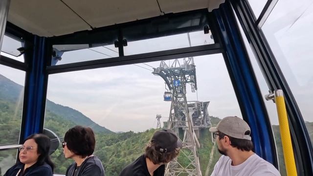 ПЕРВЫЙ РАЗ В ГОНКОНГЕ! Местная кухня, транспорт, Большой Будда и вечернее световое шоу небоскребов!