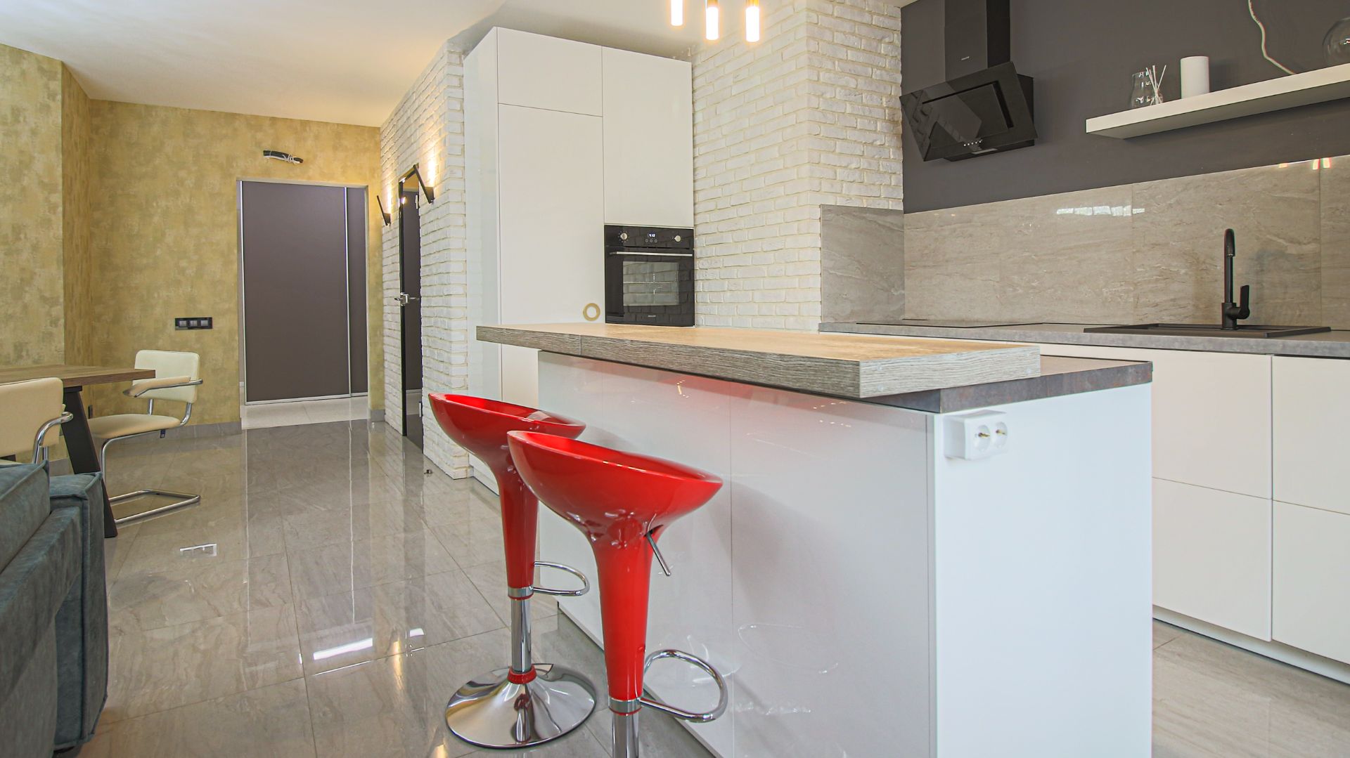 кораблестроителей 30