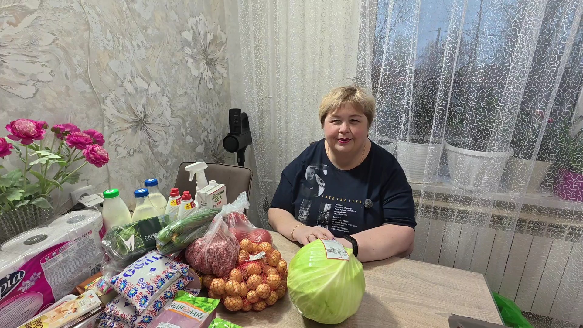 Весело провели день рождения.  Везём  новых зверей на дачу. Наши покупки.