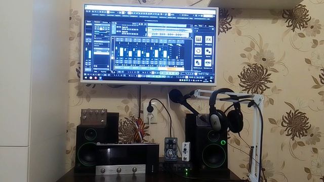 Набор для домашней записи электрогитары и занятий.