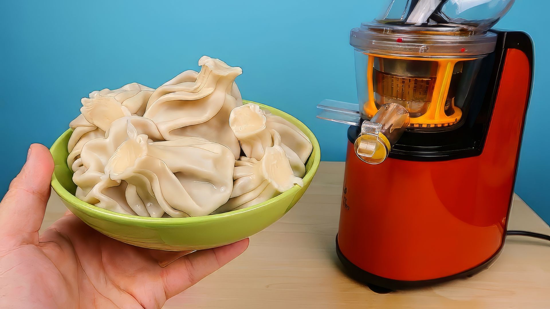 Что если бросить Хинкали в Соковыжималку? Сочные Хинкали и Бедная соковыжималка! Alex Boyko