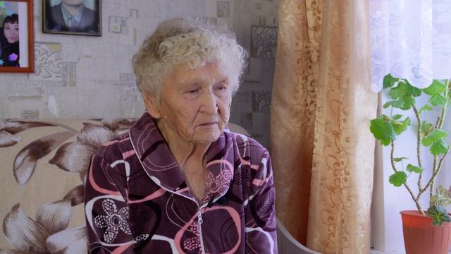 Фильм №5 Мечтала быть трактористкой