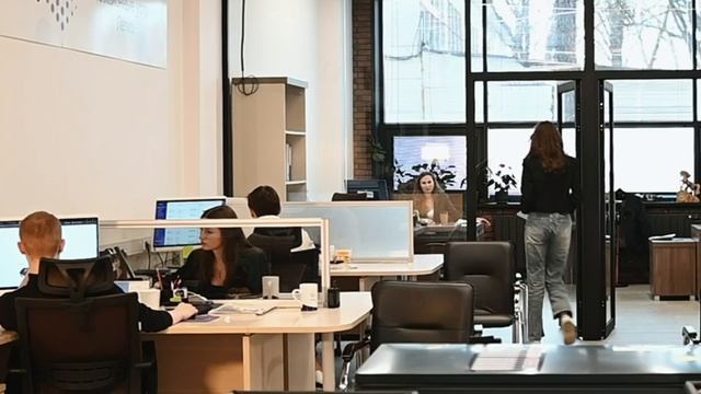 Работа кипит