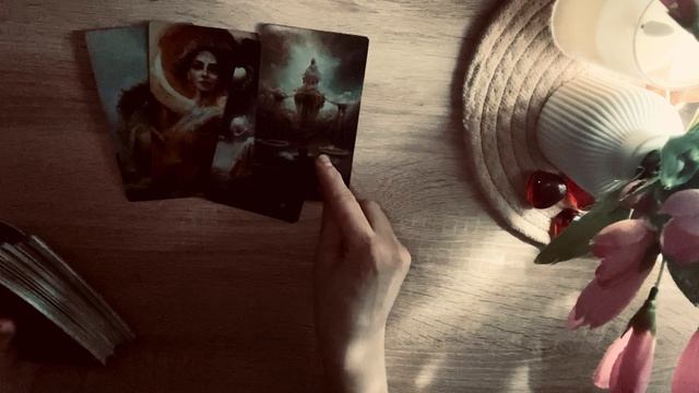 ЧТО ОН ЧУВСТВУЕТ К ВАМ СЕЙЧАС ❓❗️🌺РАСКЛАД ТАРО