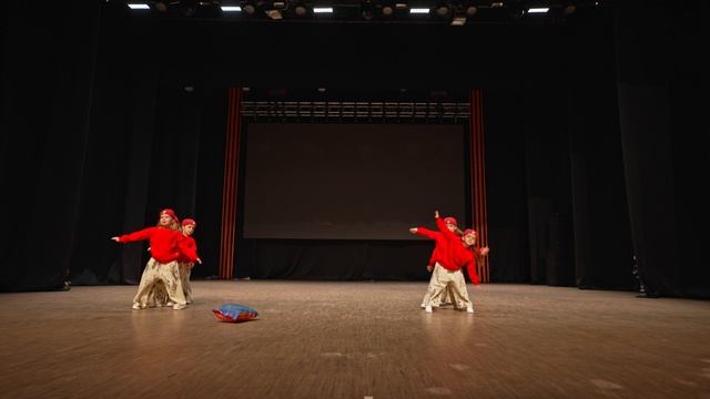 2. Школа танца BASE Мишки