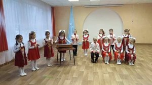 Ансамбль ложкарей. Русский танец из балета Лебединое озеро П.И.Чайковского.Д.С.106