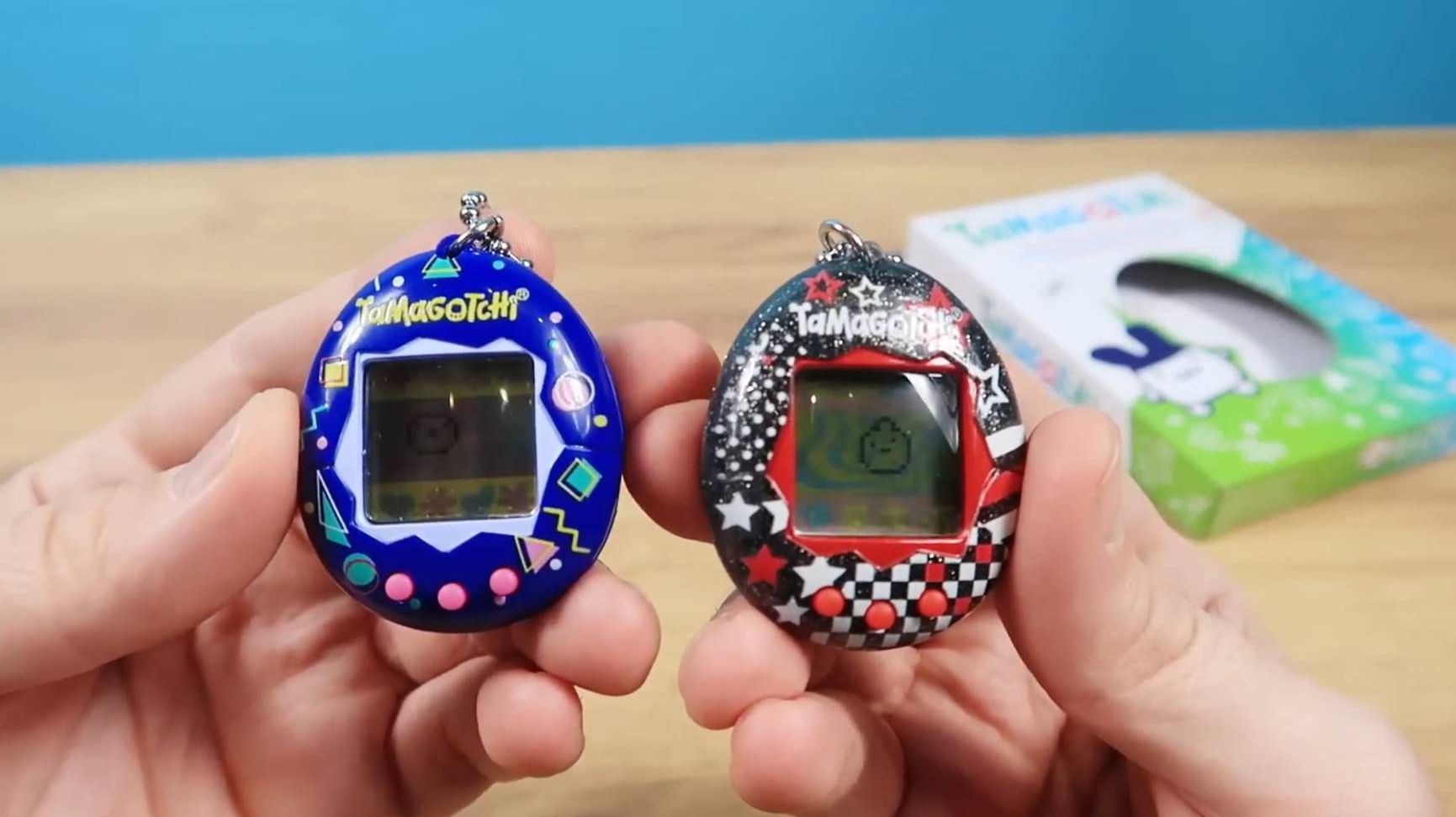 Назад в девяностые! Легендарные Tamagotchi вернулись! Распаковка и обзор оригинальных Tamagotchi
