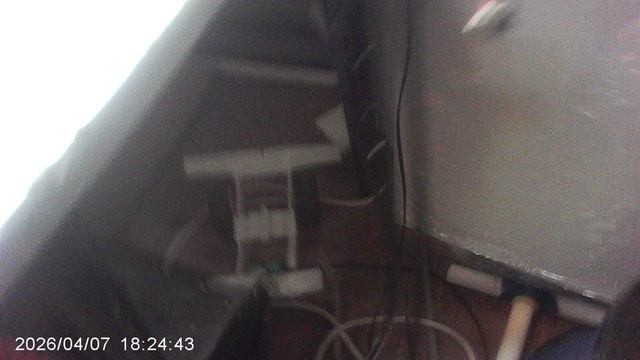 Обзор испорченной электро лампы, и построенного из её светодиода маленького фонарика