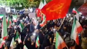 🇮🇷 В Иране на площадях люди требуют от Трампа ударить по ним ядерным оружием...