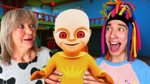 КИТАЙКА СТАЛА НЯНЕЙ ДЛЯ МАЛЫША В ЖЕЛТОМ С БАБУШКОЙ!