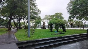 Парки вдоль набережной в Хюэ.