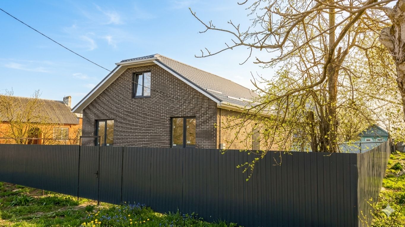 Новый дом с ремонтом около Краснодара