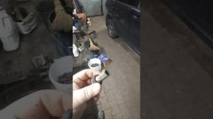 Замена датчика давления масла Mitsubishi Outlander 1