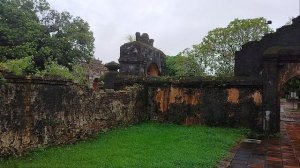 Стены древнего города!