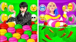 1000 Загадочных Кнопок и Только Одна Тебя Спасет Челлендж с Уэнсдей | Смешные Cитуации