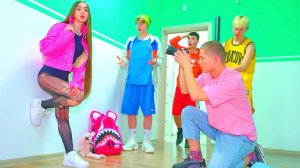 ДИАНА МОДЕЛЬ-БУНТАРКА РЕШИЛА ПОКОРИТЬ МИР!!! СМАЙЛ ПРОТИВ ТАКИХ ПЕРЕМЕН В ЖИЗНИ ДИАНЫ!!!