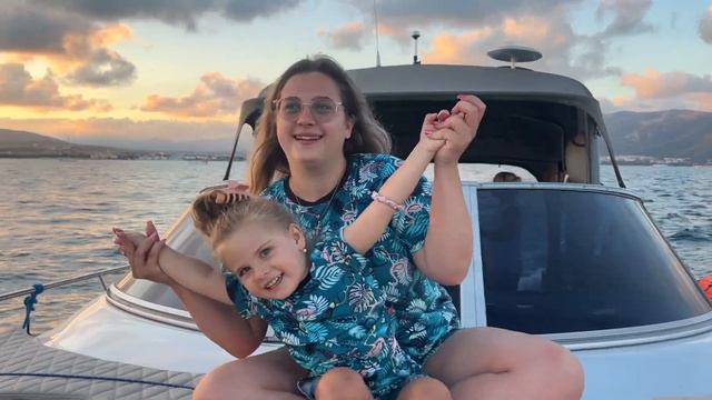 Дневная жизнь  Геленджика- пляжи Ночная жизнь Геленджика-яхты. Квест на выживание без машины в горах