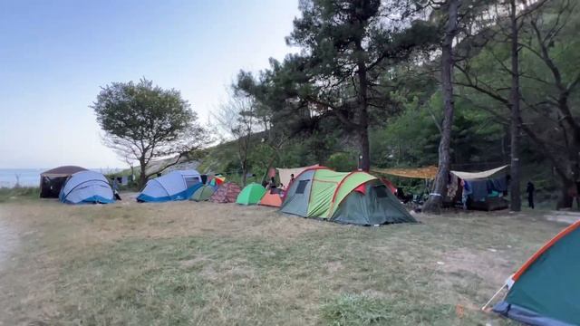 В кемпинге на Черном море. День 1, отдыхаем с палатками