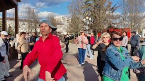 5 апреля. Весело танцуем...