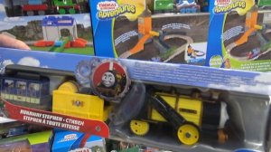 Играем в войнушки в магазине игрушек