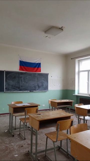 Пустота школьных классов: заброшенные мечты #школа #забытые #прошлое