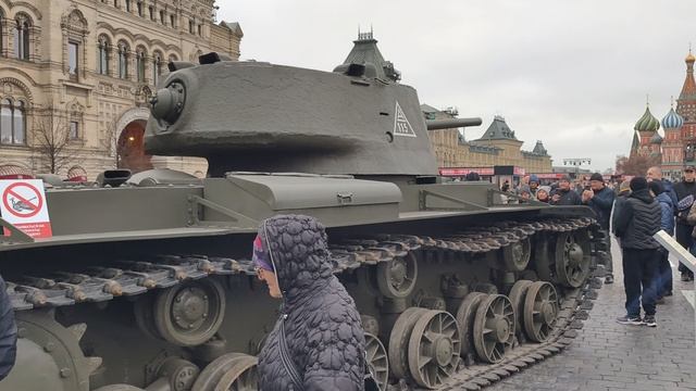 Танк побывавший в боях
 КВ -1
