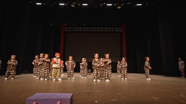 1. Школа танца BASE ALVIN GROOVE