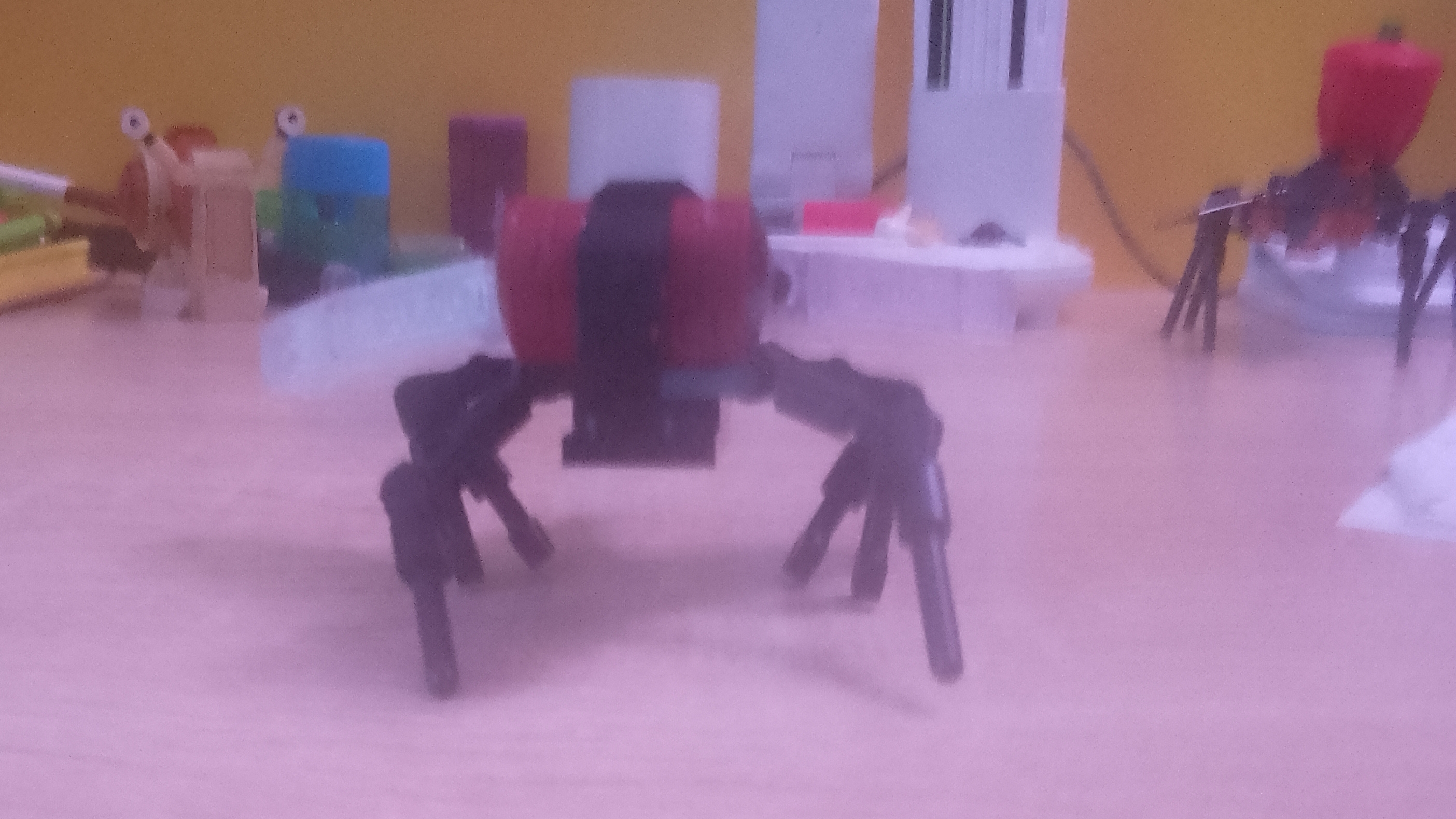 собираем жужащею муху из LEGO