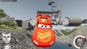 Мультики Молния Маквин Прыгает с трамплинов