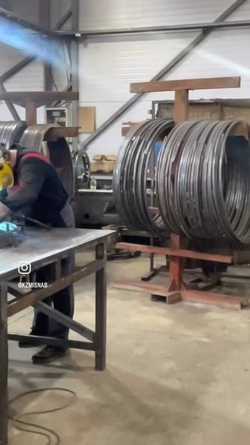 Всегда большие запасы поддонов (замковых)