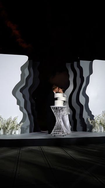 Парковый фейерверк на свадьбе