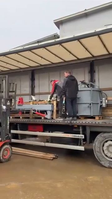 Отгружаем вибропресс ЛВК-2000 с Калужского завода металлоизделий и снабжения!