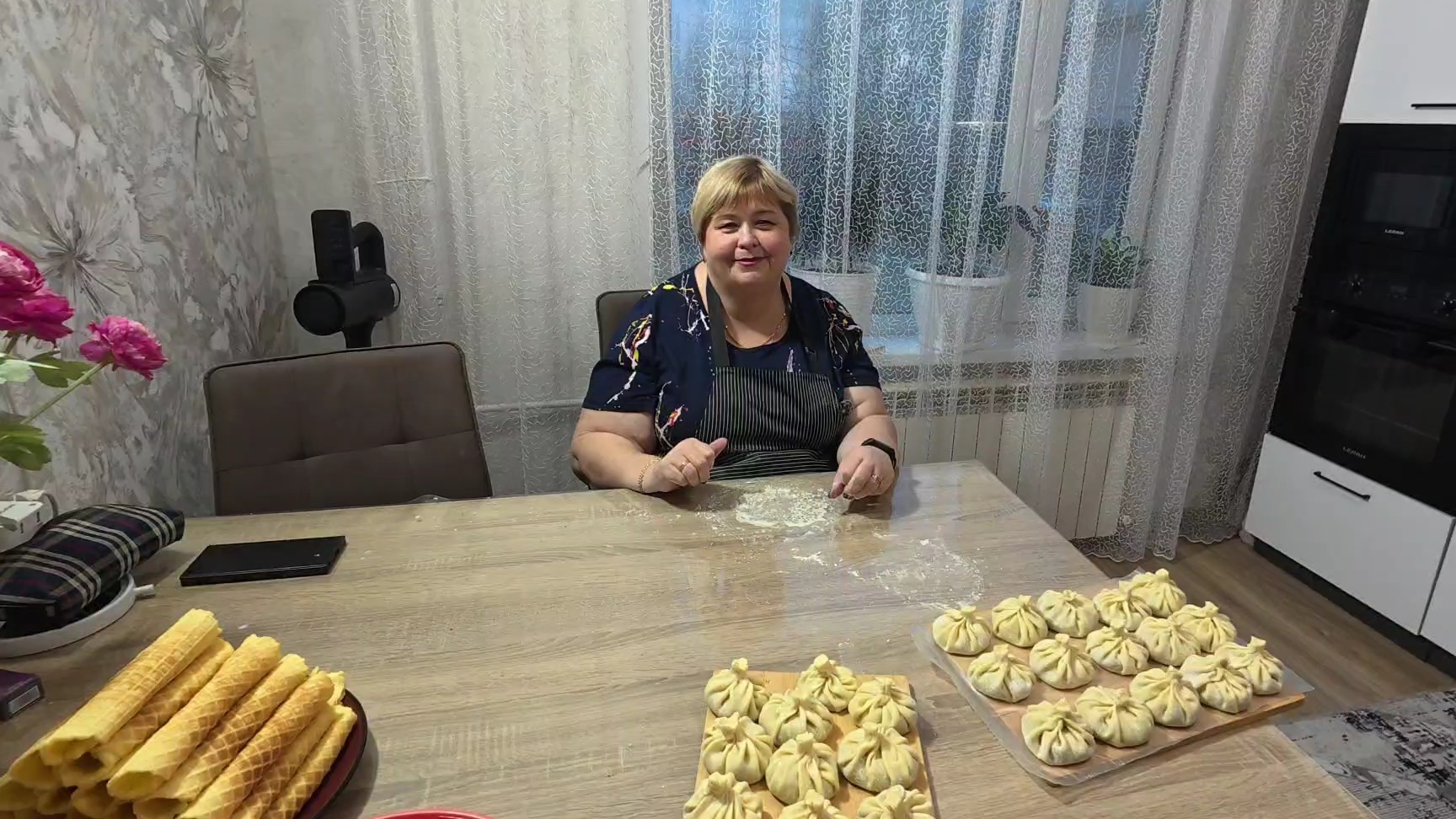 Отвечаю на некоторые комментарии. Трубочки из детства. Готовим хинкали с зеленью.