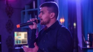 СРЕДНИЙ СЫН РАЗВЛЕКАЕТ МАМУ