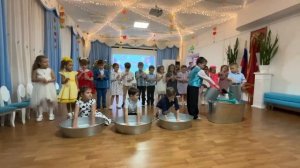 Водный оркестр «Титаник» исполняют дети 5-6 лет