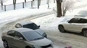 Ничто его не беспокоит, пусть все разберутся сами.