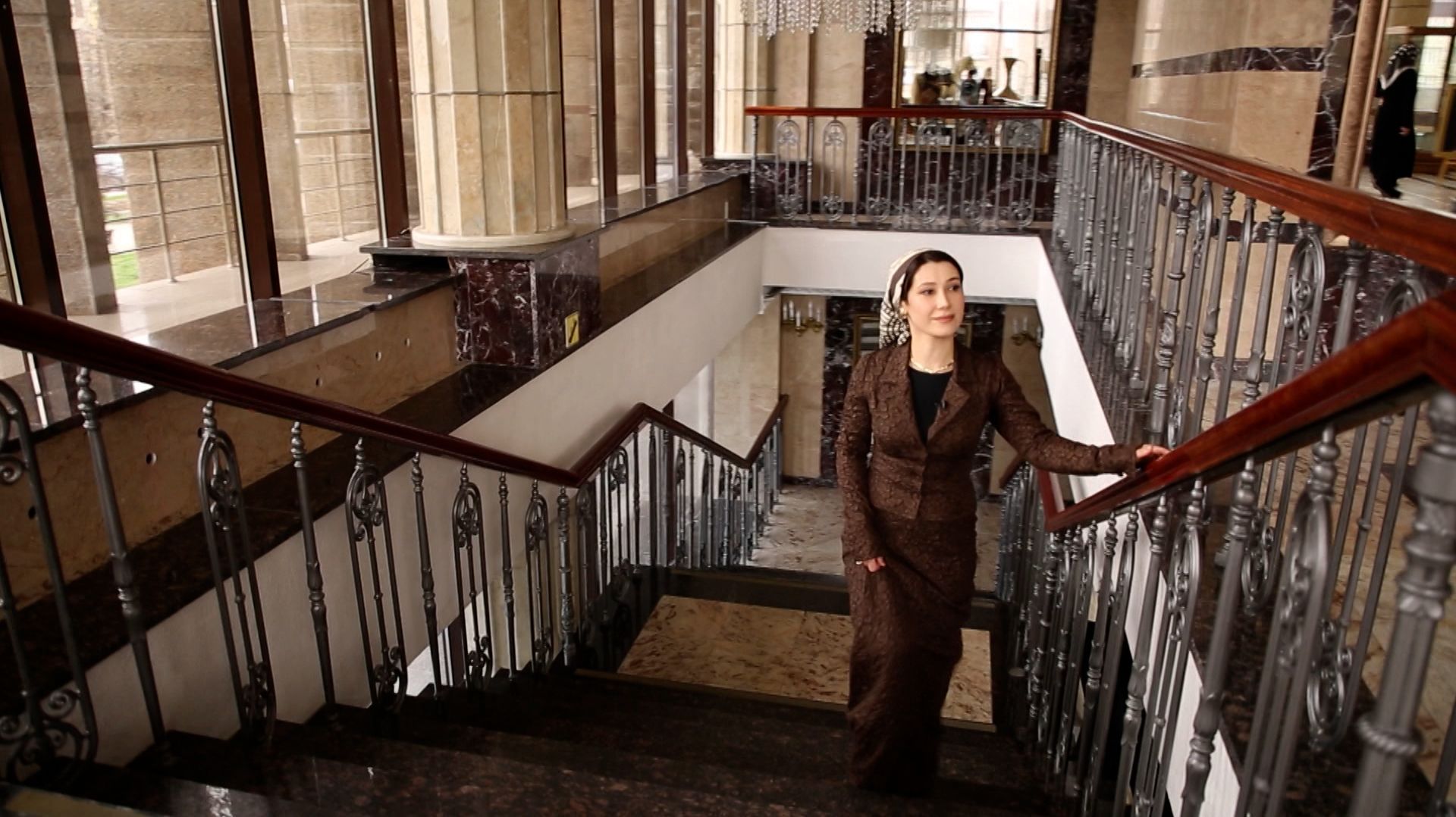 Люди труда - Актриса ( Р. Нагиева )