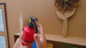 Крис в картонном доме