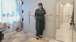 БРЮКИ НЕОБЫЧНОГО КРОЯ. Брюки солнце с манжетами по низу. Показываю брюки на себе и на столе.