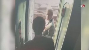 Дебоширу поезда "Челябинск - Петербург", столкнувшему проводницу на пути, избрана мера пресечения