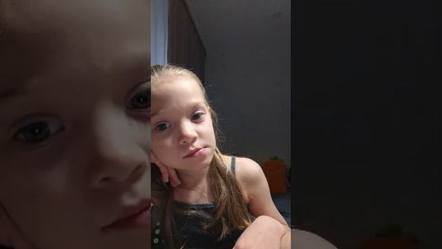 просто сегодня веду видео как я кушаю какие-то странные сладости