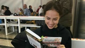 Алина Загитова отправилась в тур. Роман Костомаров и Оксана Домнина побывали в Брестской крепости.