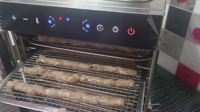 Свинные колбаски в дегидраторе